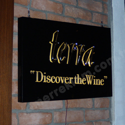 Terra Discover e wine sponsor i mekan Led tabela