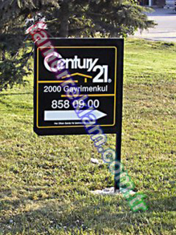 Century21 2000 Gayrimenkul Arazi yönlendirme Tabelası