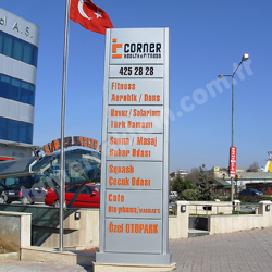Corner Healş & Fitness Totem Tabela