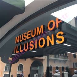 Museum of Illusions Pleksi Kutu Harf