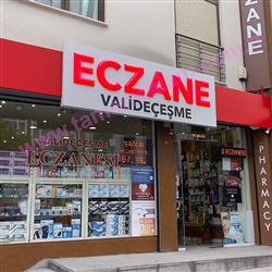 Eczane Cephe Tabelas, Valideeme Eczanesi